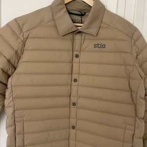 Men’s Stio Skillet Stretch Down Shirt in Rodeo Dust Size Large NWT